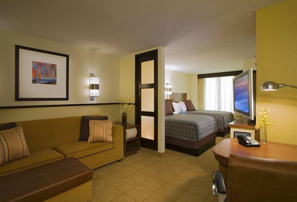 Hyatt Place San Diego-Vista/Carlsbad Екстериор снимка