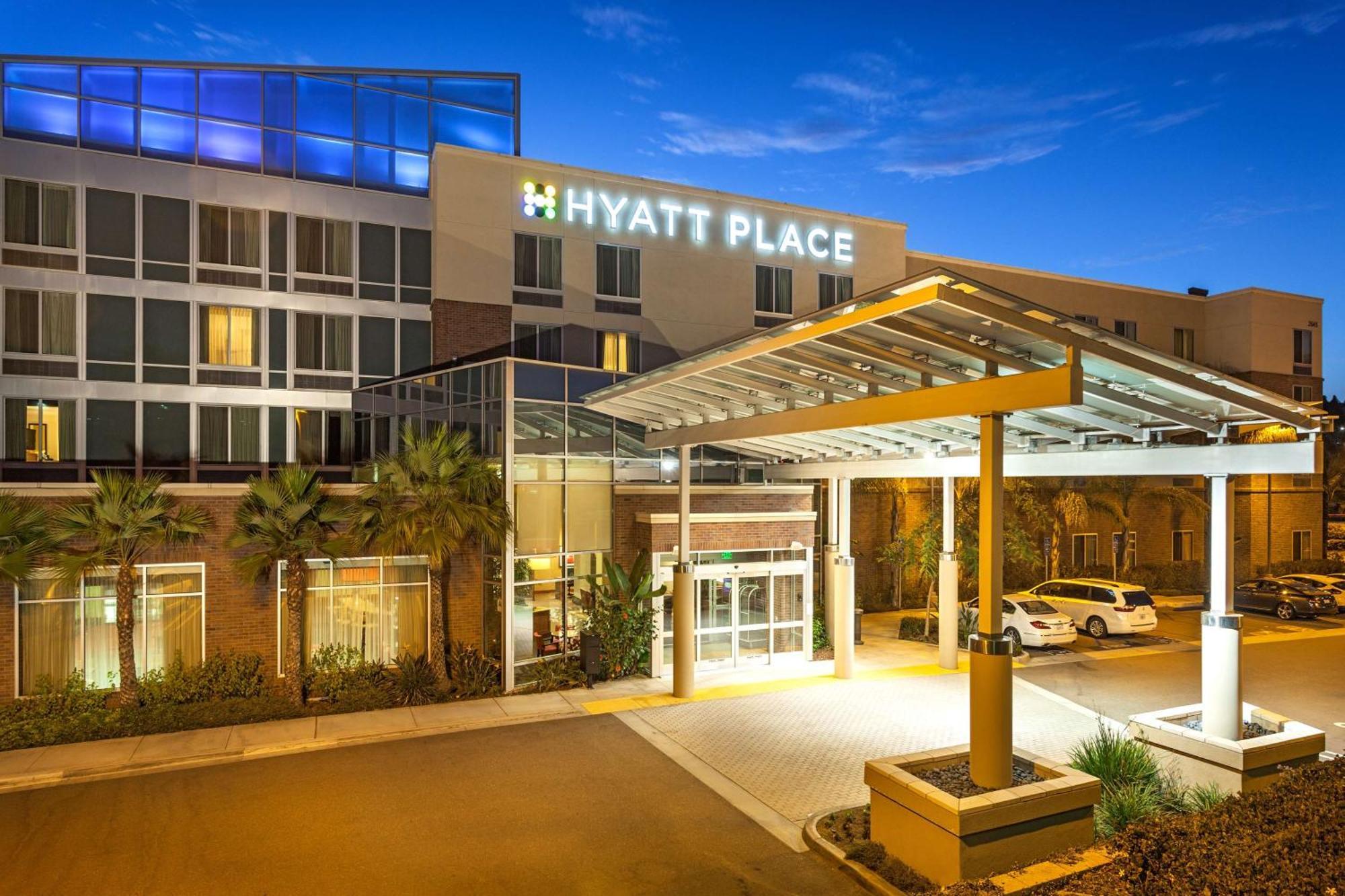 Hyatt Place San Diego-Vista/Carlsbad Екстериор снимка