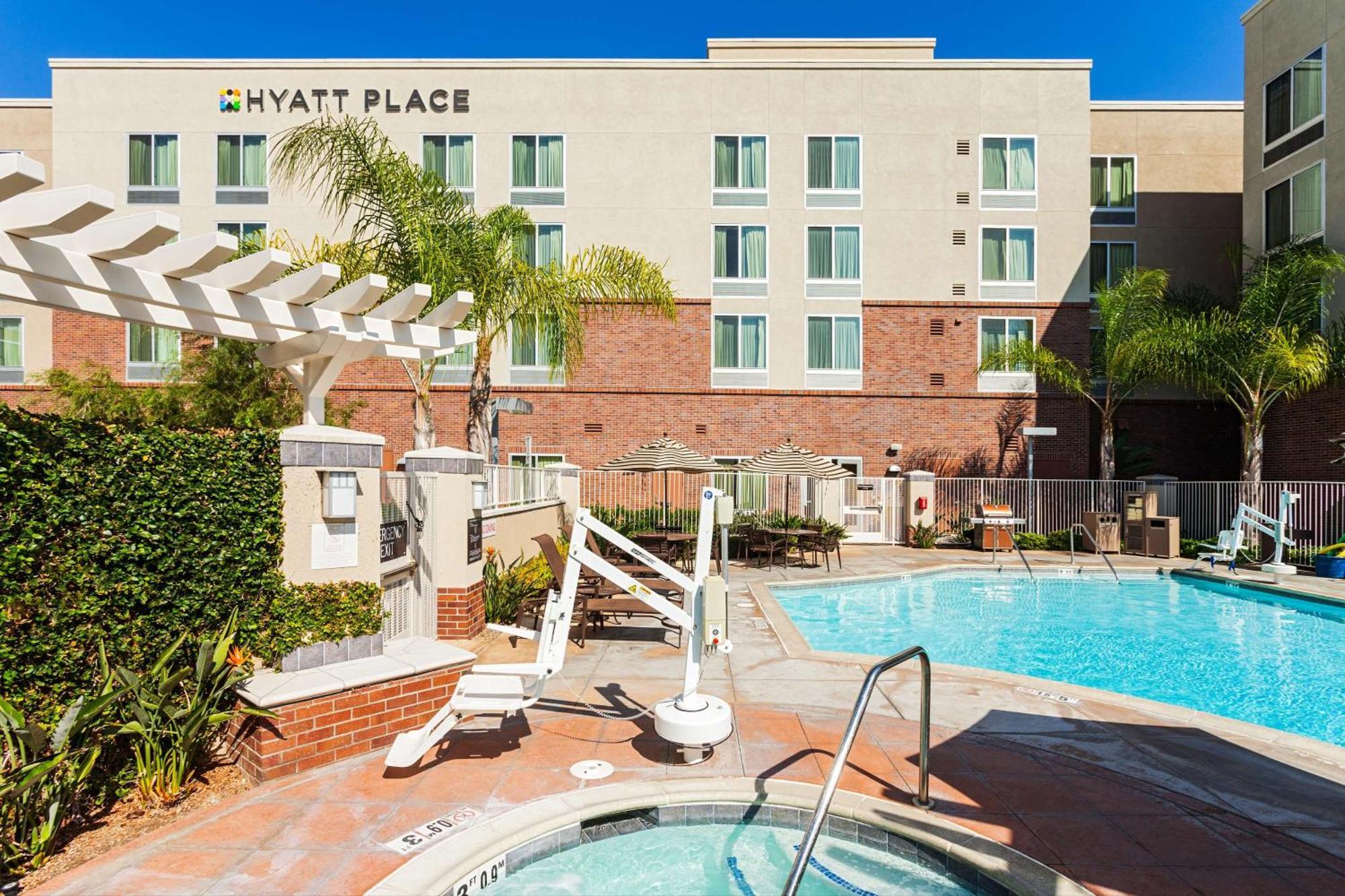 Hyatt Place San Diego-Vista/Carlsbad Екстериор снимка