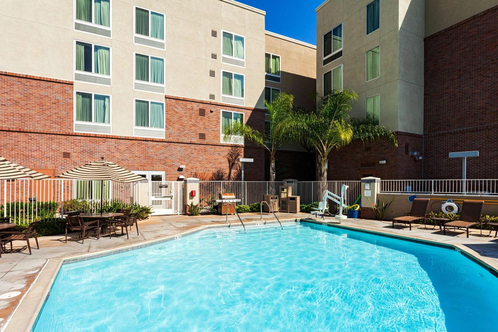 Hyatt Place San Diego-Vista/Carlsbad Екстериор снимка