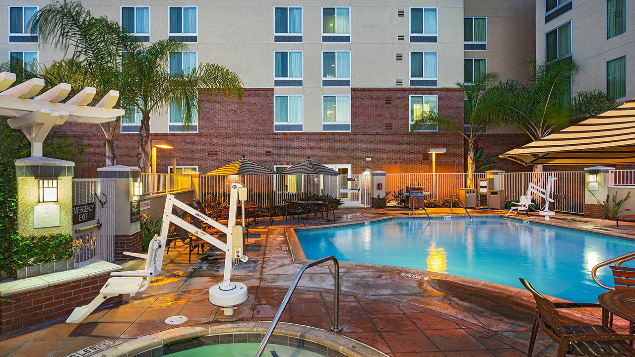 Hyatt Place San Diego-Vista/Carlsbad Екстериор снимка